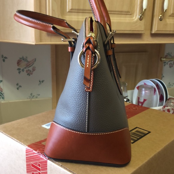 Dooney domed satchel-closet NWT./yellow card, dust bag, PRICE FIRM 🐘 color - Picture 16 of 16